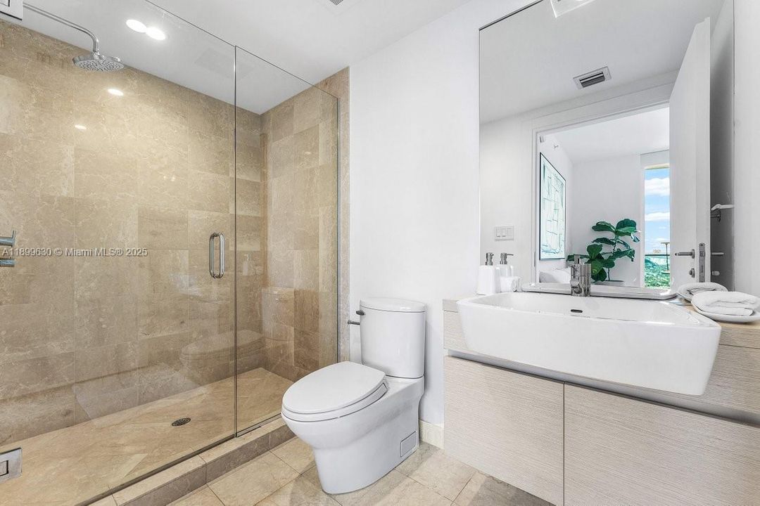 Recently Rented: $10,000 (2 beds, 2 baths, 1539 Square Feet)