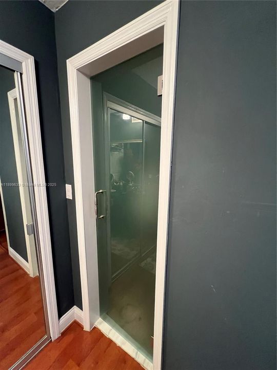 For Sale: $360,000 (2 beds, 2 baths, 1033 Square Feet)