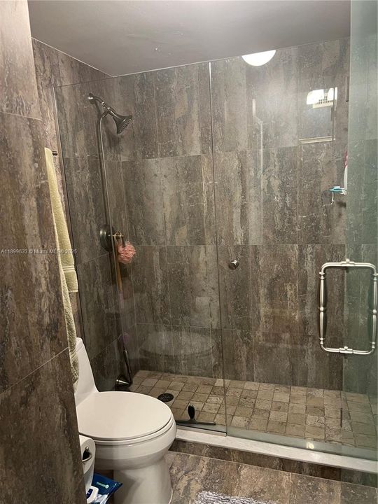 For Sale: $360,000 (2 beds, 2 baths, 1033 Square Feet)