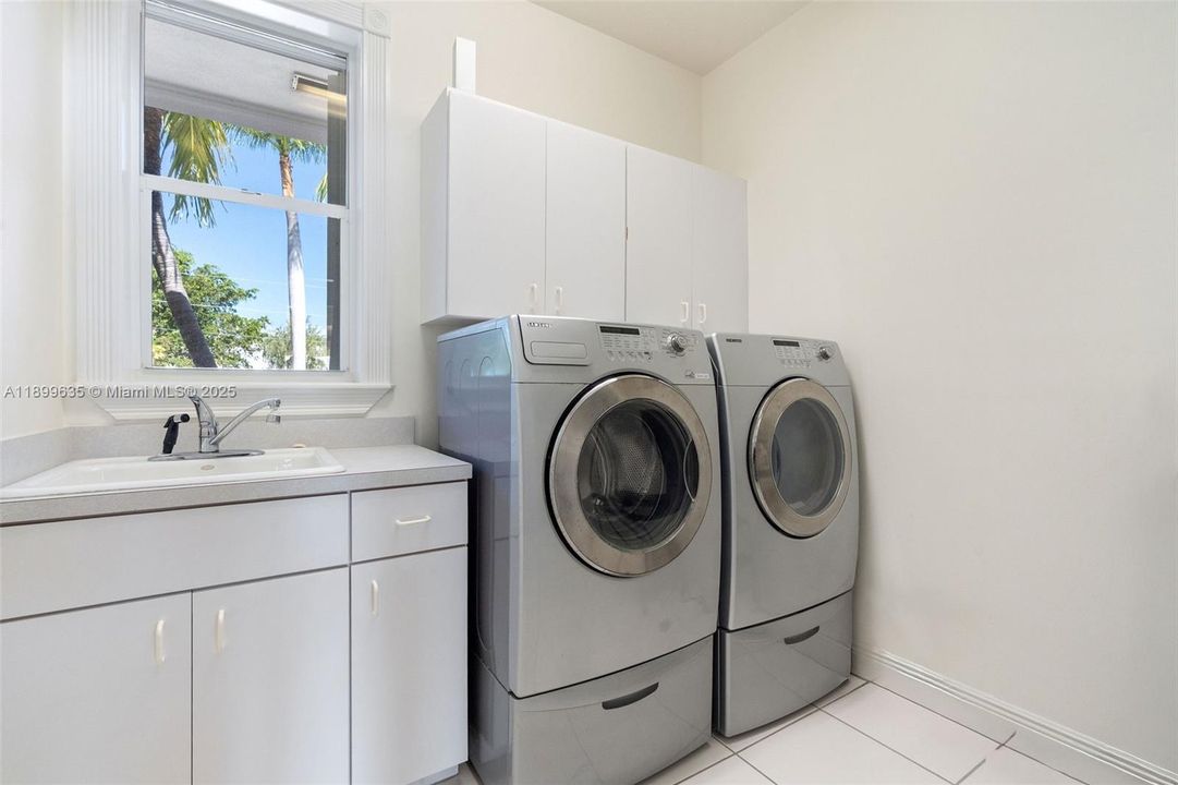 For Sale: $4,250,000 (4 beds, 3 baths, 3440 Square Feet)