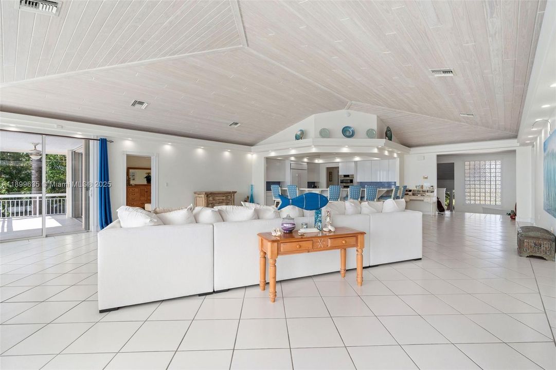 For Sale: $4,250,000 (4 beds, 3 baths, 3440 Square Feet)