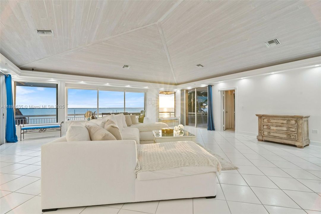 For Sale: $4,250,000 (4 beds, 3 baths, 3440 Square Feet)