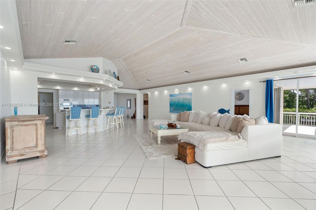 For Sale: $4,250,000 (4 beds, 3 baths, 3440 Square Feet)