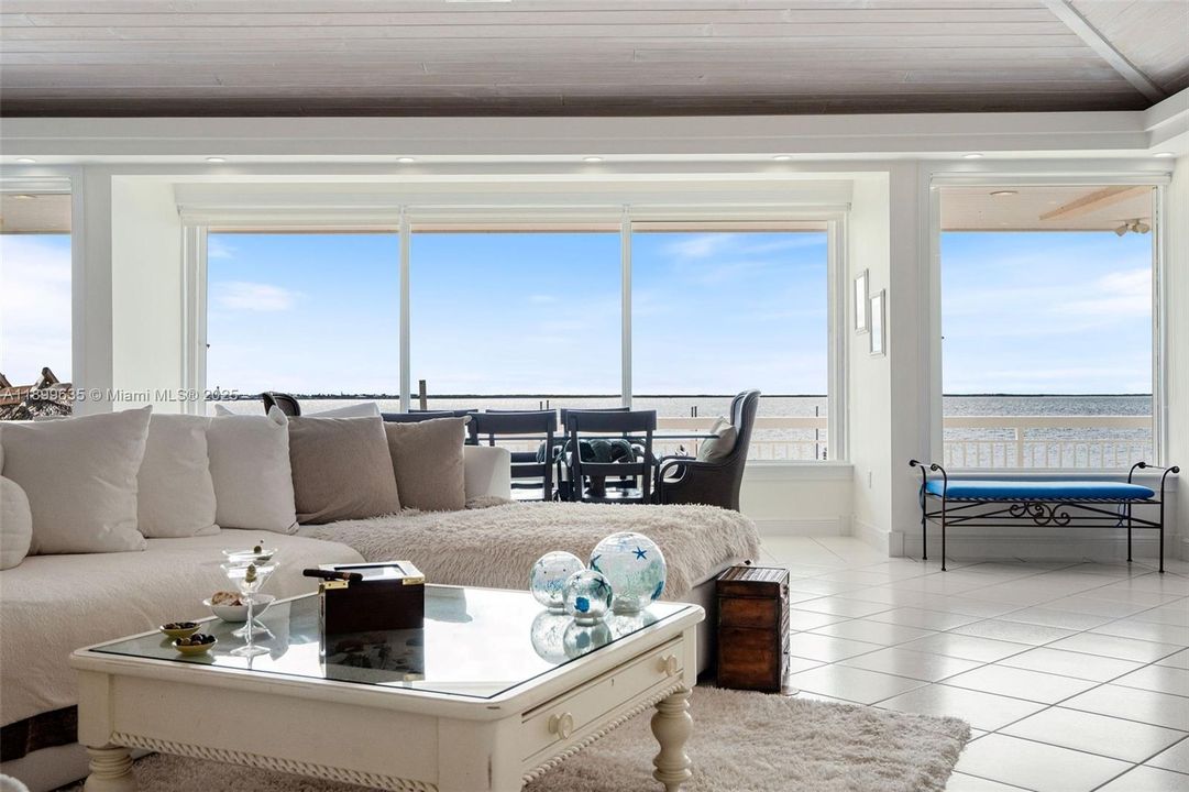 Tropical ChicCoastal Elegance and Tropical Chic