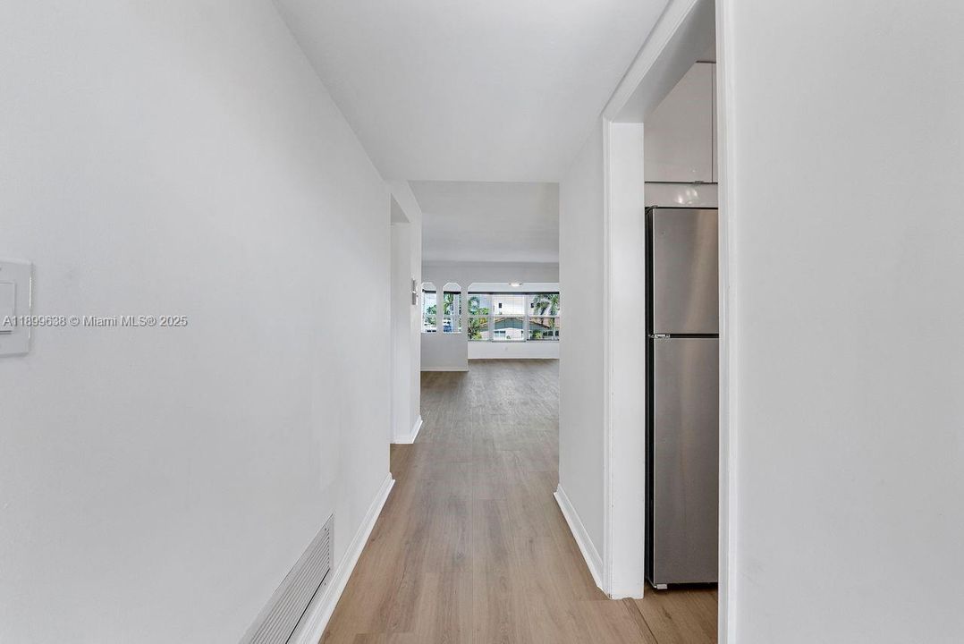 出租: $3,000 (2 贝兹, 2 浴室, 1300 平方英尺)