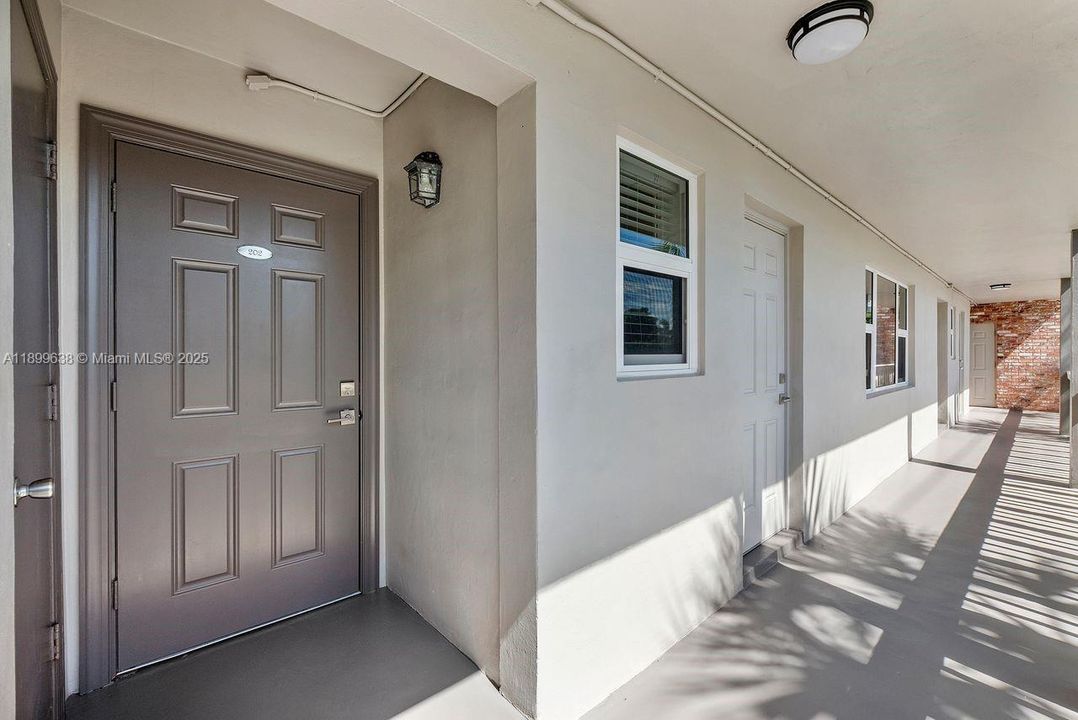 出租: $3,000 (2 贝兹, 2 浴室, 1300 平方英尺)