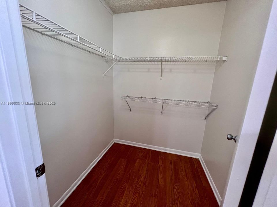Recently Rented: $2,200 (2 beds, 2 baths, 1030 Square Feet)