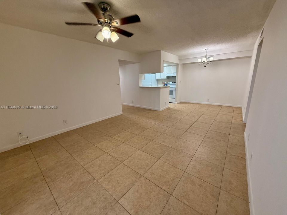 Recently Rented: $2,200 (2 beds, 2 baths, 1030 Square Feet)