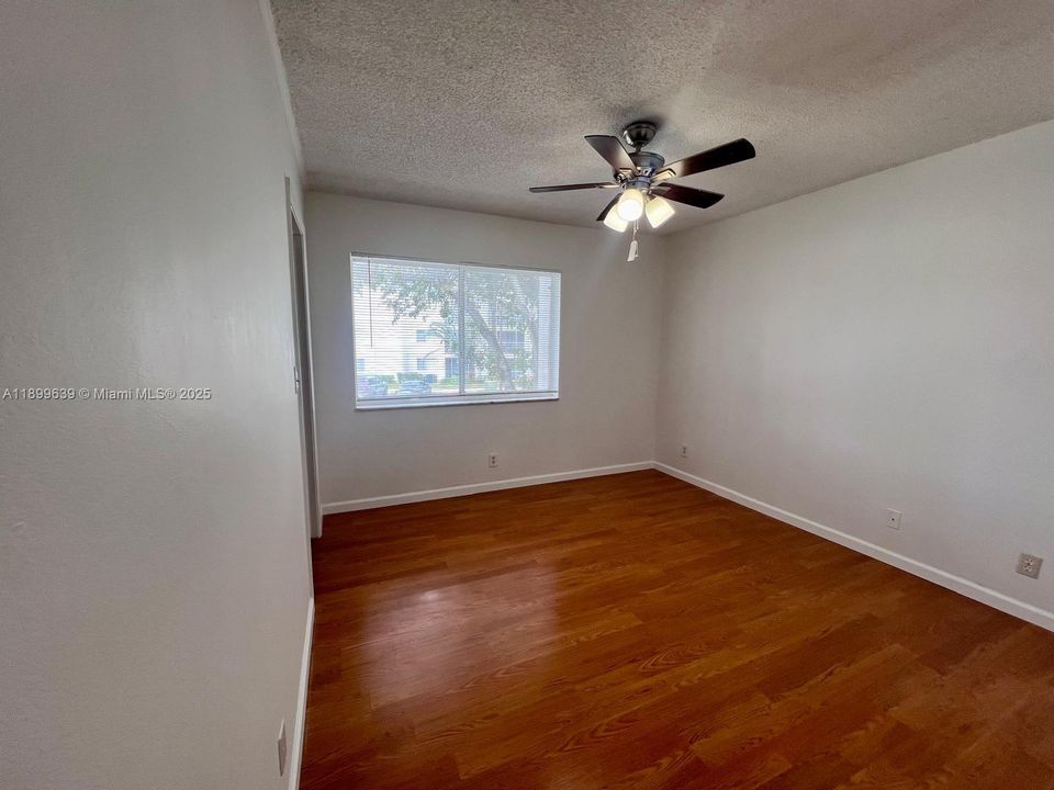 Recently Rented: $2,200 (2 beds, 2 baths, 1030 Square Feet)