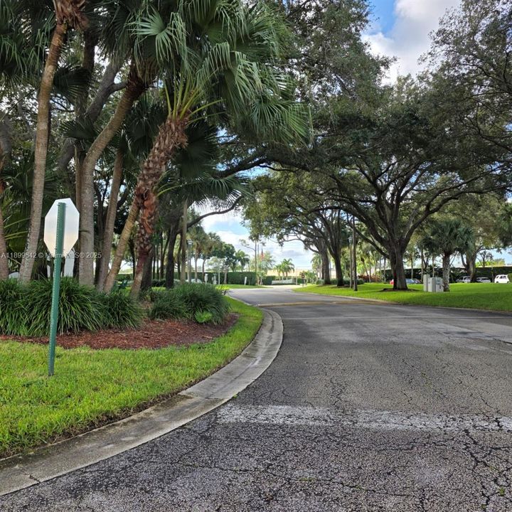 For Sale: $255,000 (2 beds, 2 baths, 1385 Square Feet)