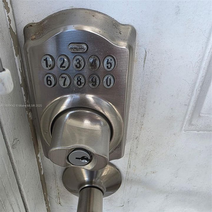 For Sale: $255,000 (2 beds, 2 baths, 1385 Square Feet)