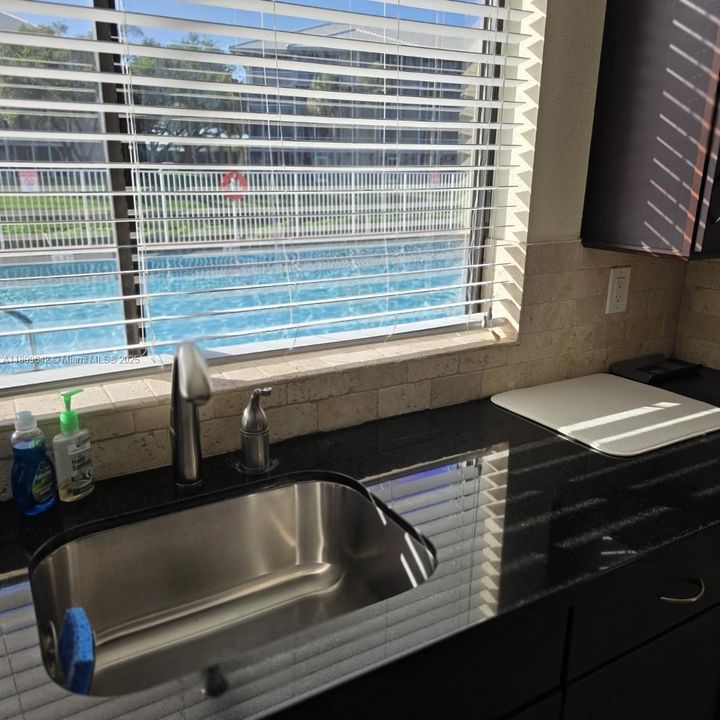 For Sale: $255,000 (2 beds, 2 baths, 1385 Square Feet)