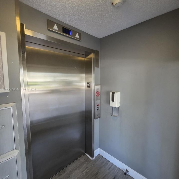 For Sale: $255,000 (2 beds, 2 baths, 1385 Square Feet)