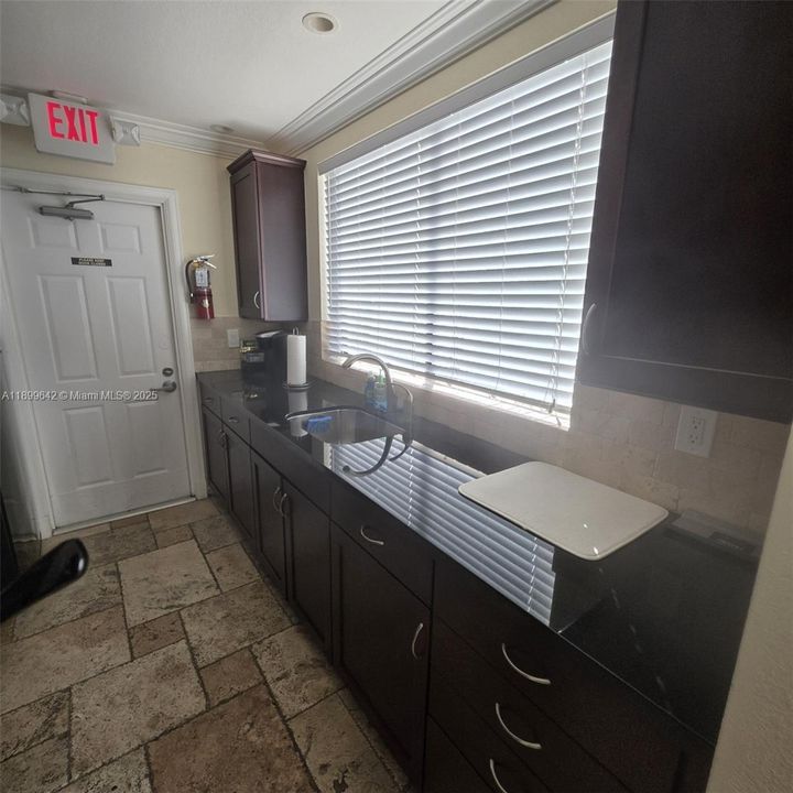 For Sale: $255,000 (2 beds, 2 baths, 1385 Square Feet)