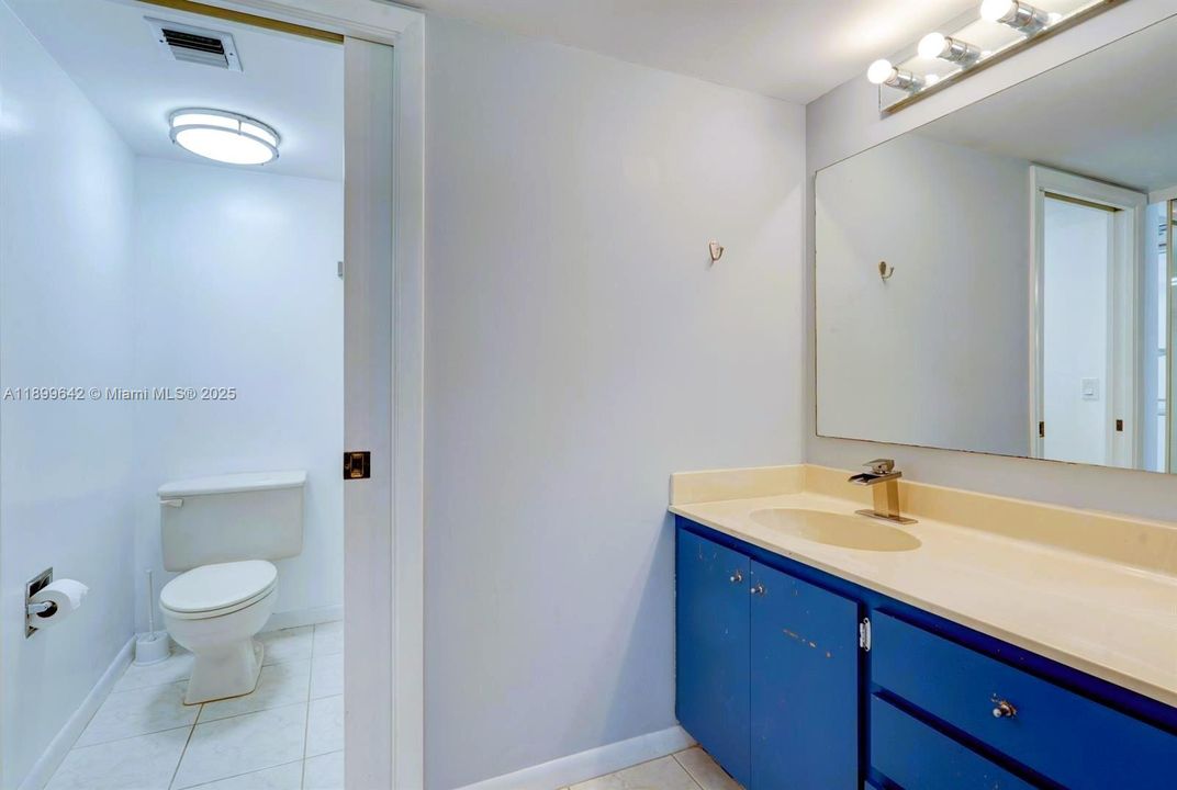 For Sale: $255,000 (2 beds, 2 baths, 1385 Square Feet)