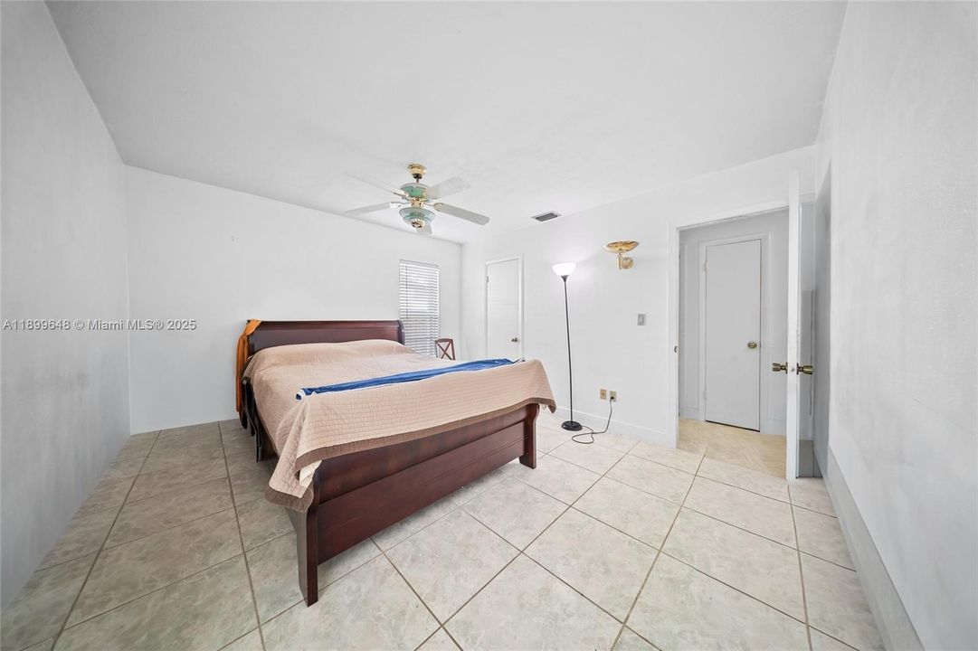 Recently Sold: $625,000 (4 beds, 3 baths, 1256 Square Feet)