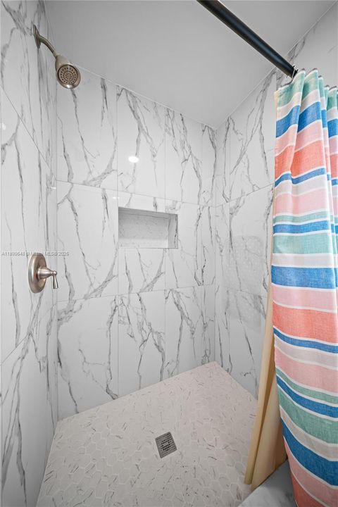 Recently Sold: $625,000 (4 beds, 3 baths, 1256 Square Feet)