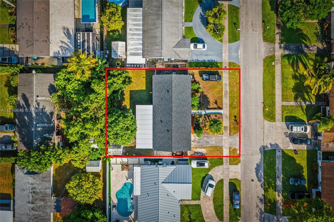 Recently Sold: $625,000 (4 beds, 3 baths, 1256 Square Feet)