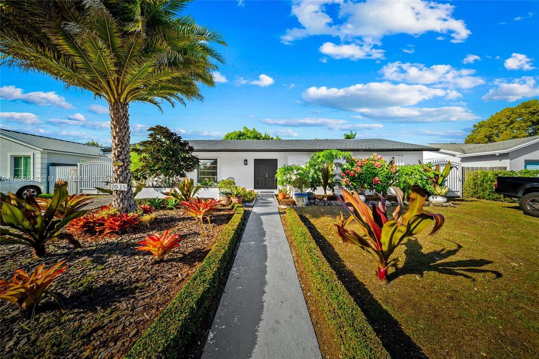 Recently Sold: $625,000 (4 beds, 3 baths, 1256 Square Feet)