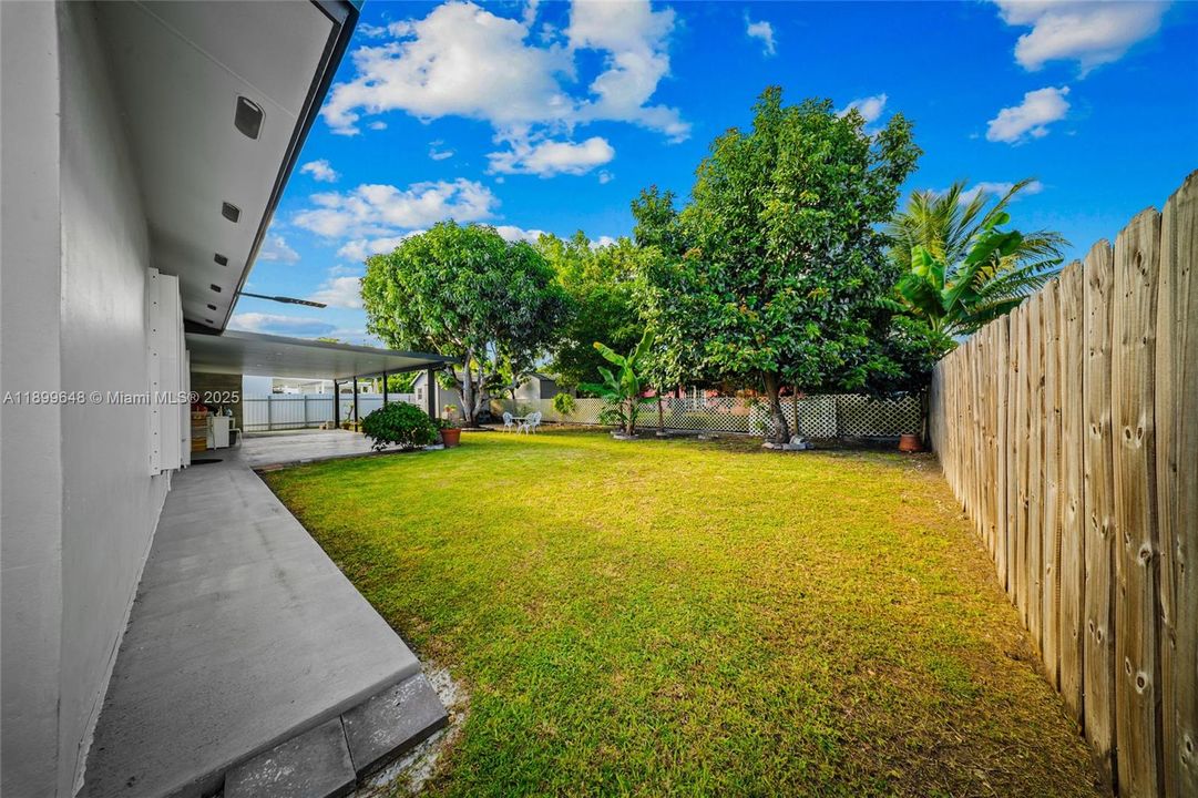 Recently Sold: $625,000 (4 beds, 3 baths, 1256 Square Feet)