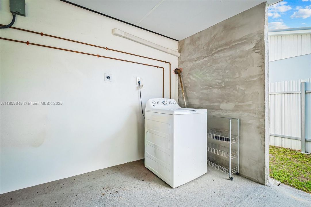 Recently Sold: $625,000 (4 beds, 3 baths, 1256 Square Feet)