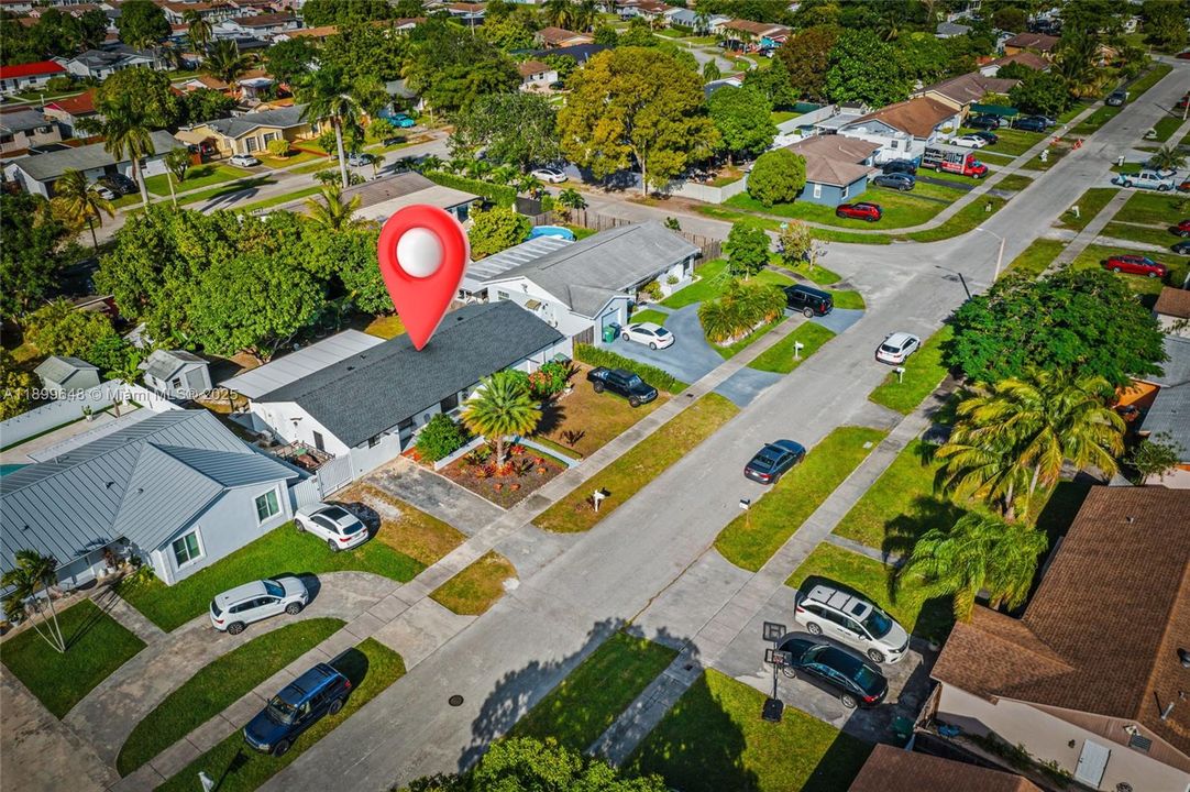 Recently Sold: $625,000 (4 beds, 3 baths, 1256 Square Feet)