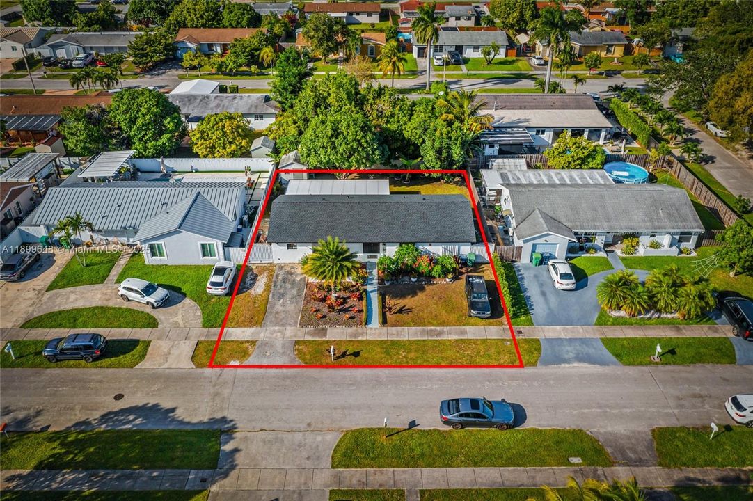 Recently Sold: $625,000 (4 beds, 3 baths, 1256 Square Feet)