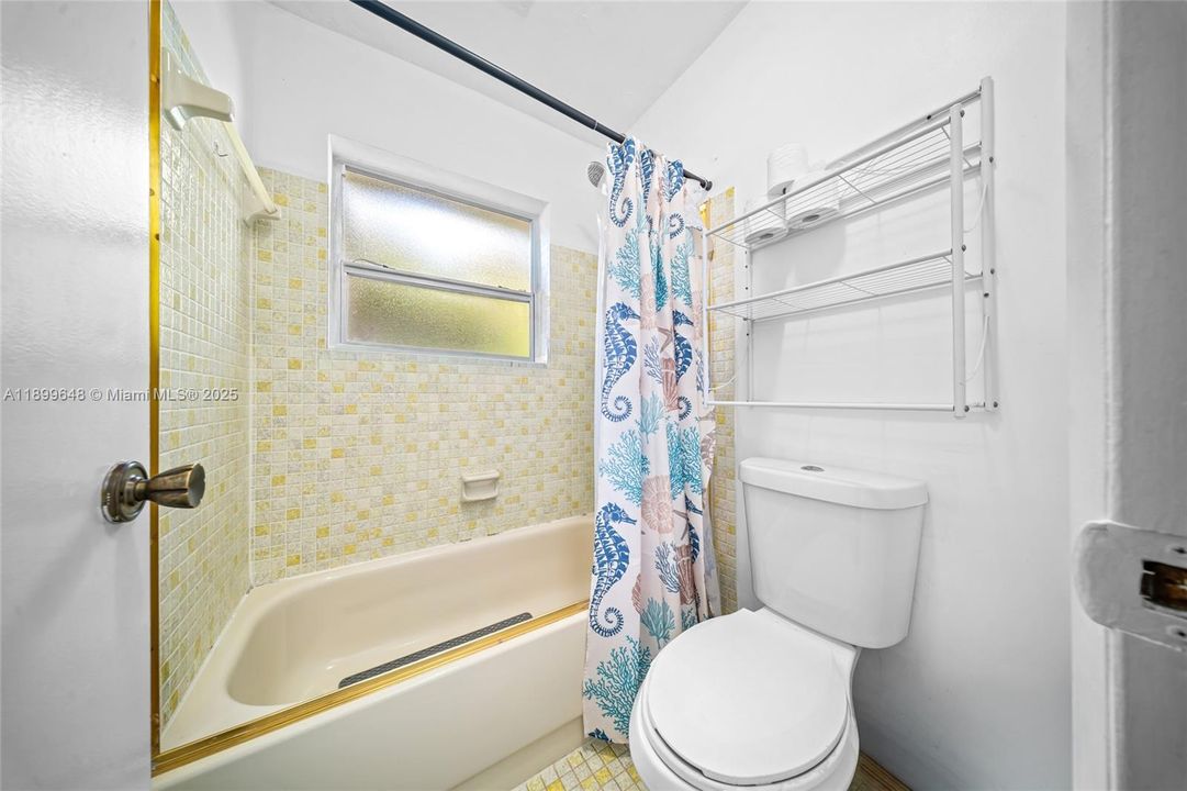 Recently Sold: $625,000 (4 beds, 3 baths, 1256 Square Feet)