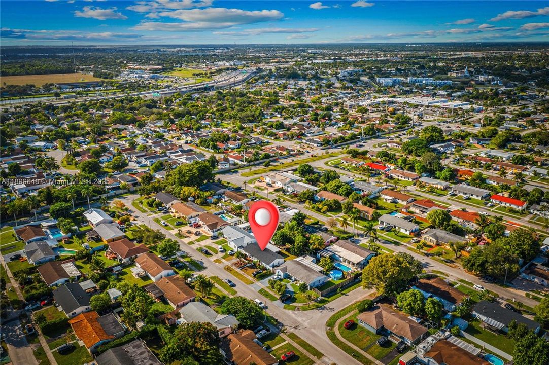 Recently Sold: $625,000 (4 beds, 3 baths, 1256 Square Feet)