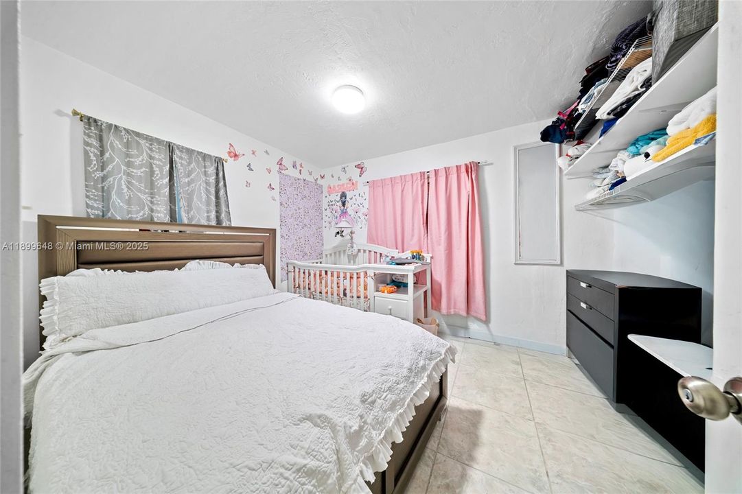 Recently Sold: $625,000 (4 beds, 3 baths, 1256 Square Feet)