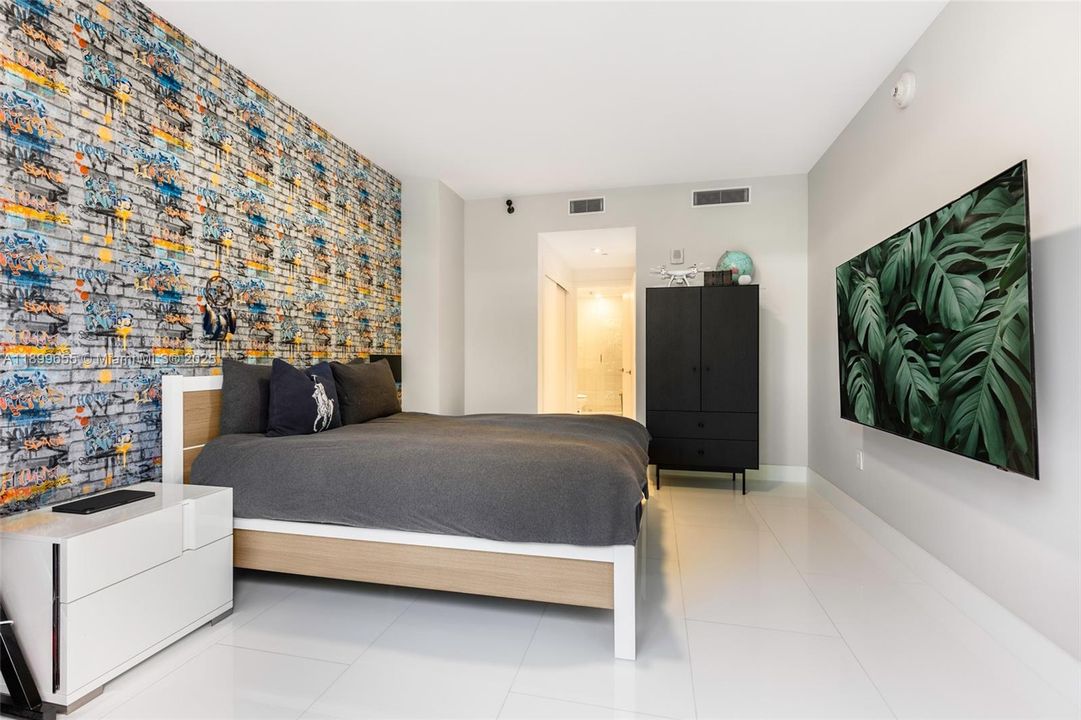 For Sale: $17,500,000 (5 beds, 5 baths, 5586 Square Feet)