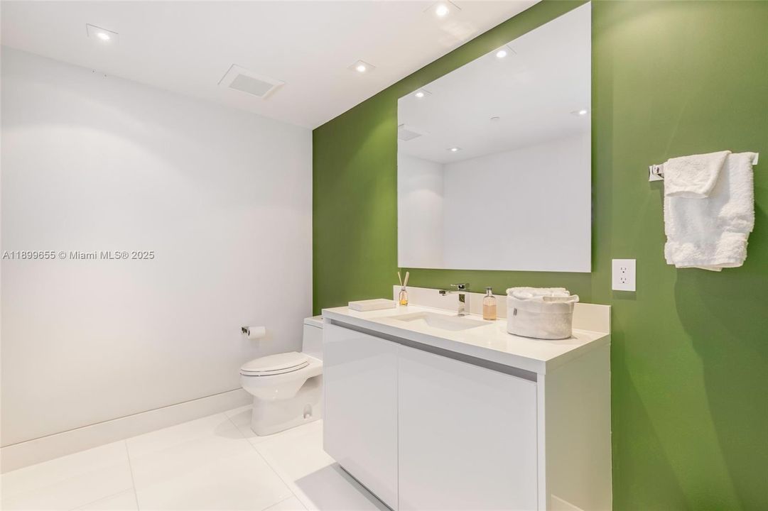 For Sale: $17,500,000 (5 beds, 5 baths, 5586 Square Feet)