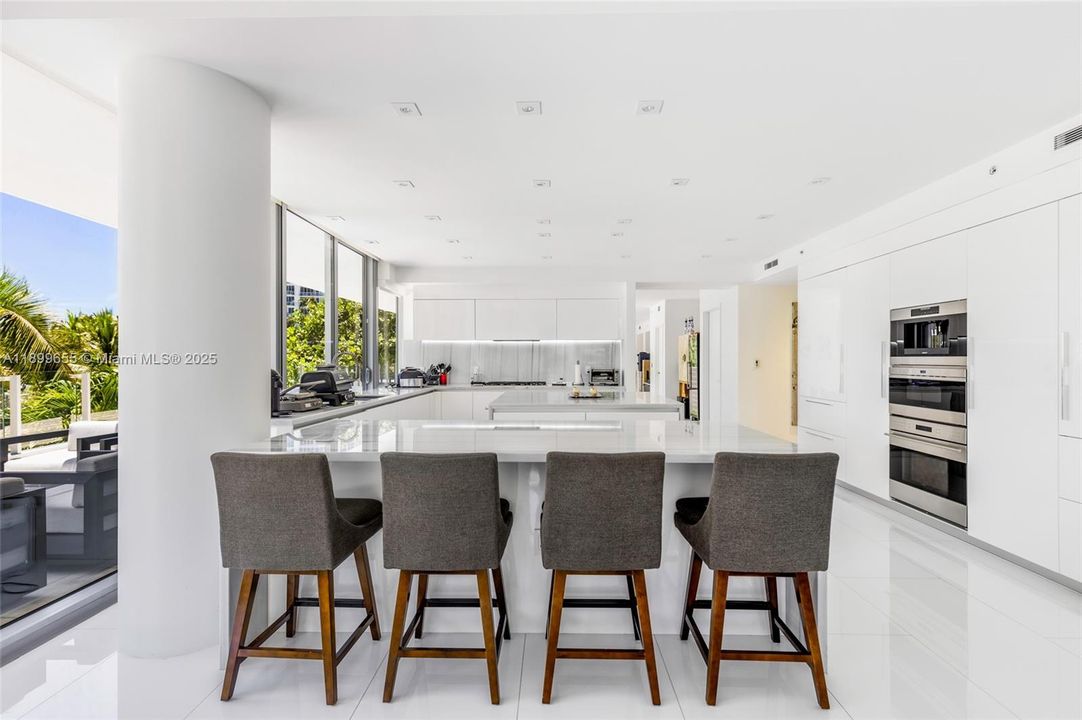 For Sale: $17,500,000 (5 beds, 5 baths, 5586 Square Feet)