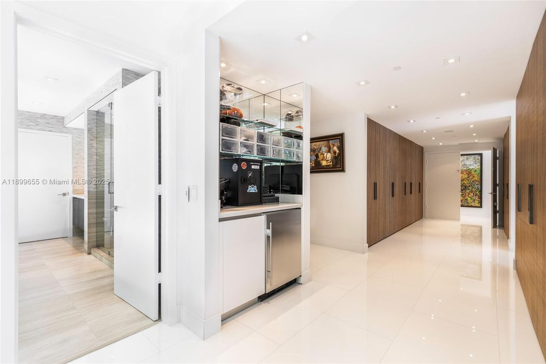 For Sale: $17,500,000 (5 beds, 5 baths, 5586 Square Feet)