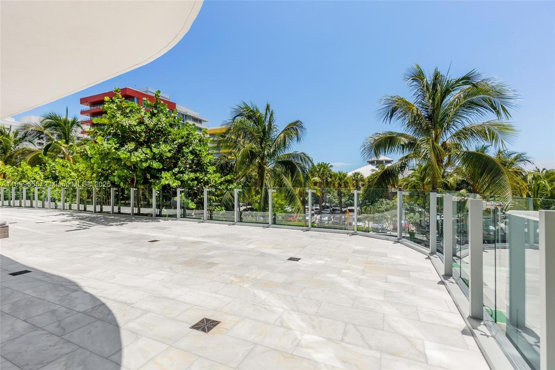 For Sale: $17,500,000 (5 beds, 5 baths, 5586 Square Feet)