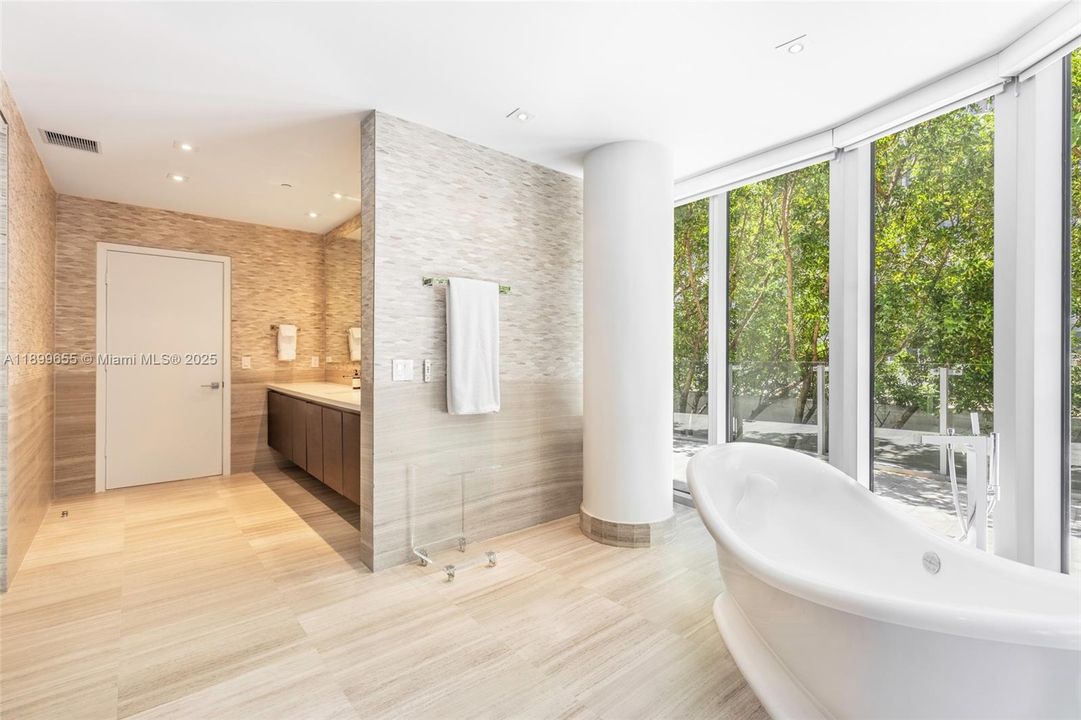 For Sale: $17,500,000 (5 beds, 5 baths, 5586 Square Feet)