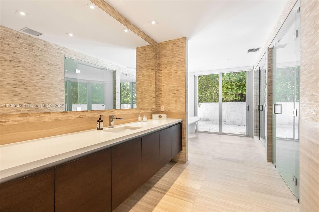 For Sale: $17,500,000 (5 beds, 5 baths, 5586 Square Feet)