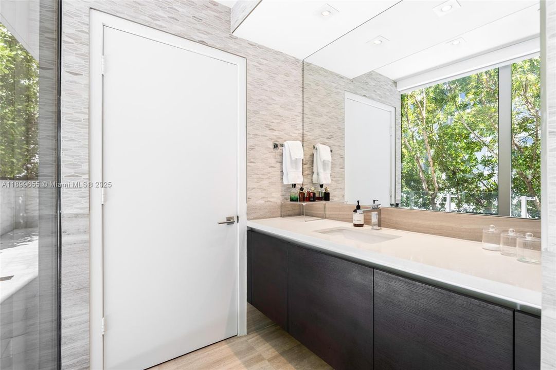 For Sale: $17,500,000 (5 beds, 5 baths, 5586 Square Feet)