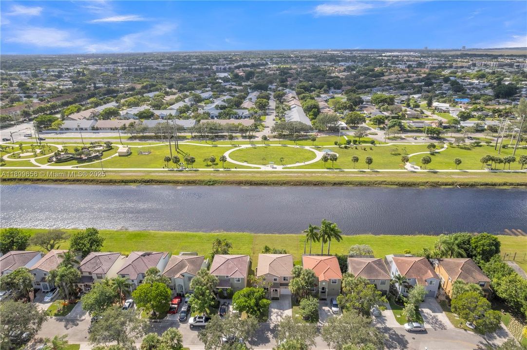 Active With Contract: $554,000 (3 beds, 3 baths, 1749 Square Feet)