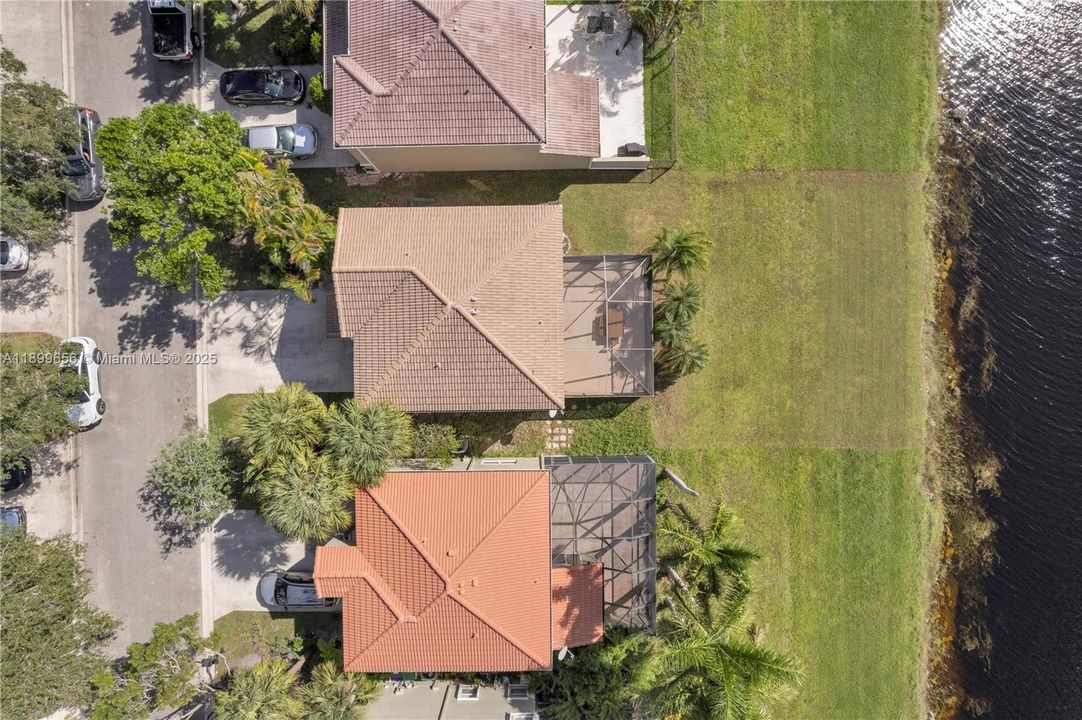 Active With Contract: $554,000 (3 beds, 3 baths, 1749 Square Feet)