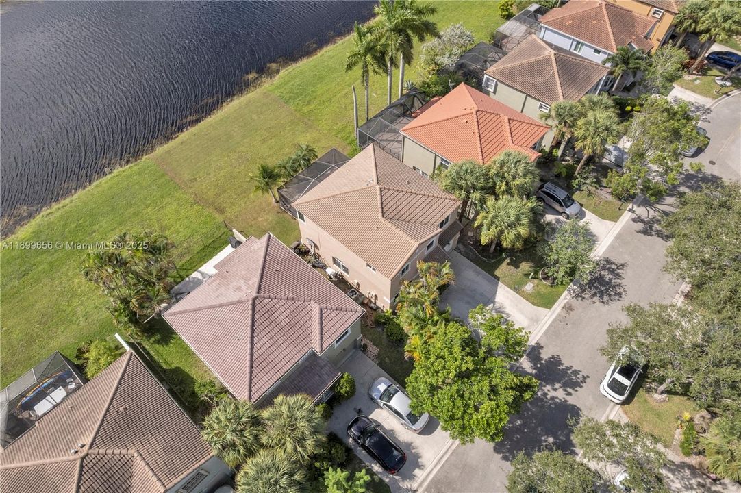 Active With Contract: $554,000 (3 beds, 3 baths, 1749 Square Feet)