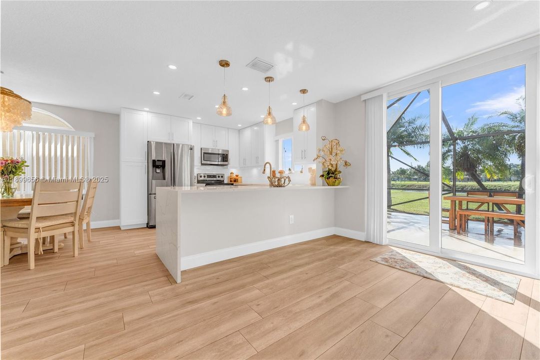 Active With Contract: $554,000 (3 beds, 3 baths, 1749 Square Feet)