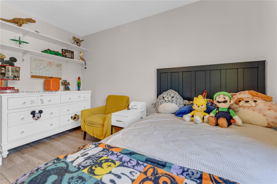 Active With Contract: $554,000 (3 beds, 3 baths, 1749 Square Feet)