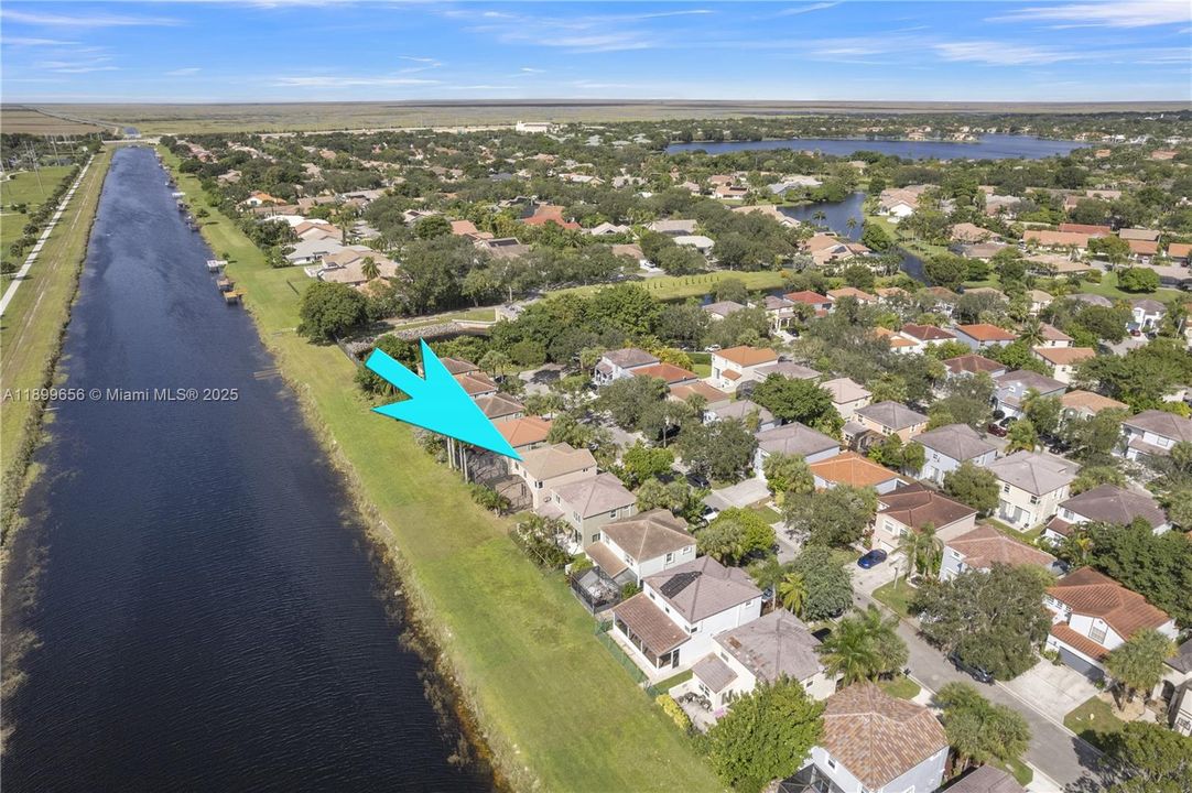 Active With Contract: $554,000 (3 beds, 3 baths, 1749 Square Feet)