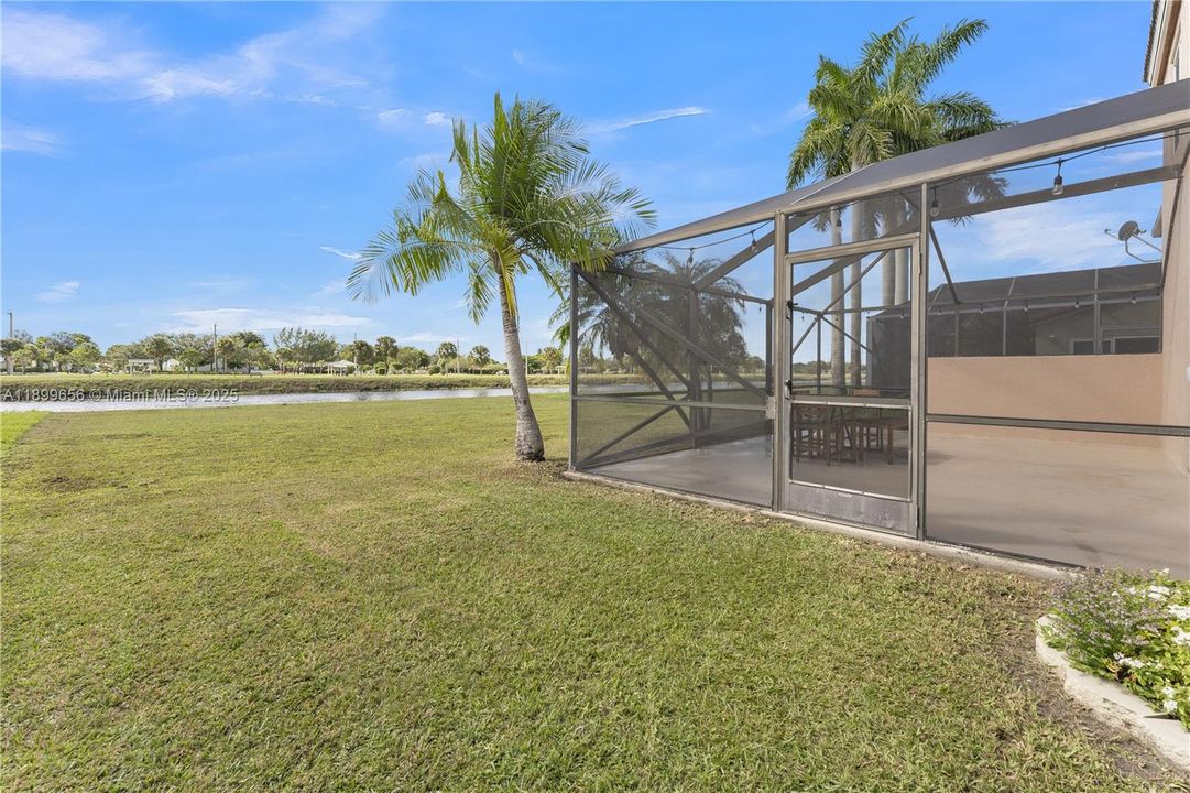 Active With Contract: $554,000 (3 beds, 3 baths, 1749 Square Feet)