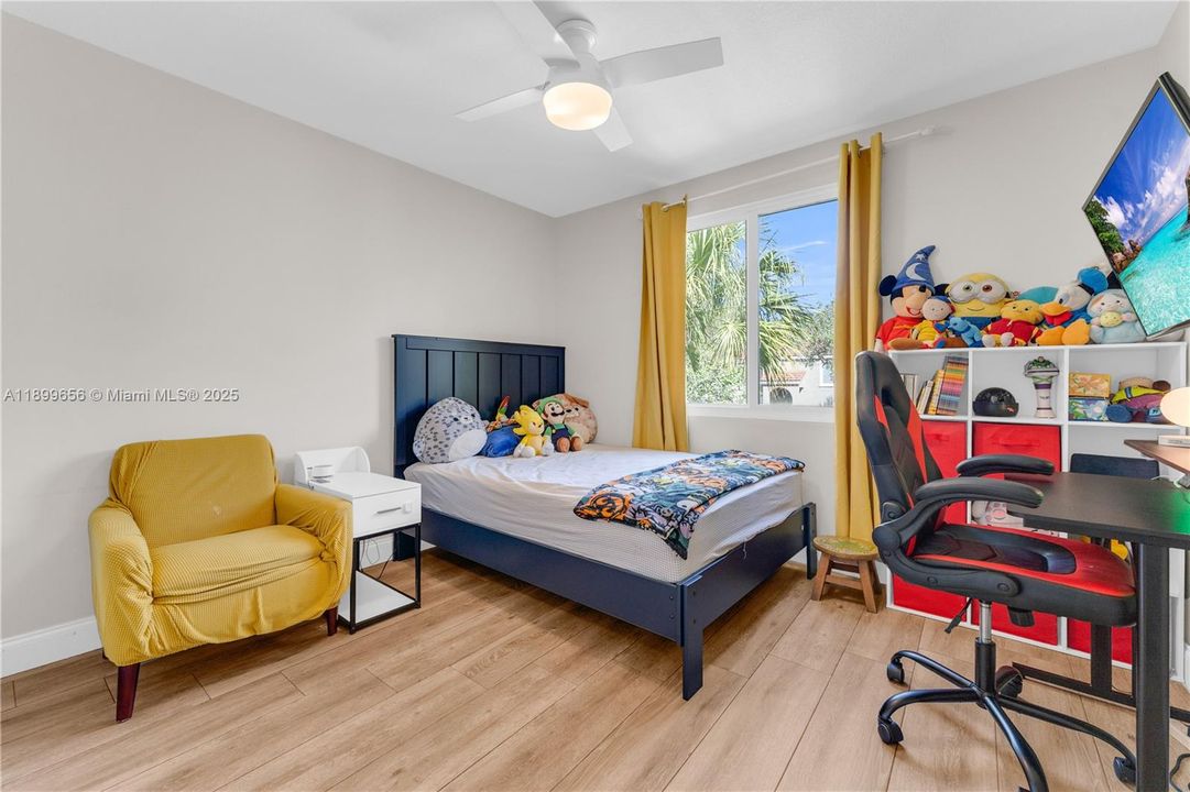 Active With Contract: $554,000 (3 beds, 3 baths, 1749 Square Feet)