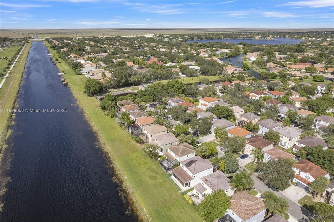 Active With Contract: $554,000 (3 beds, 3 baths, 1749 Square Feet)