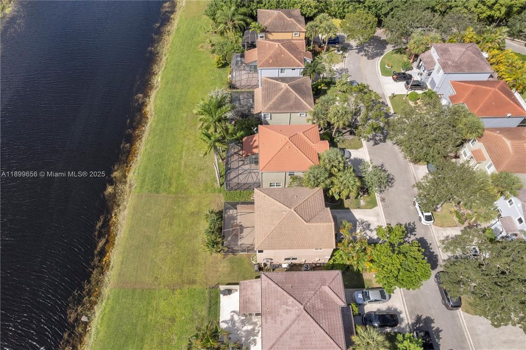 Active With Contract: $554,000 (3 beds, 3 baths, 1749 Square Feet)