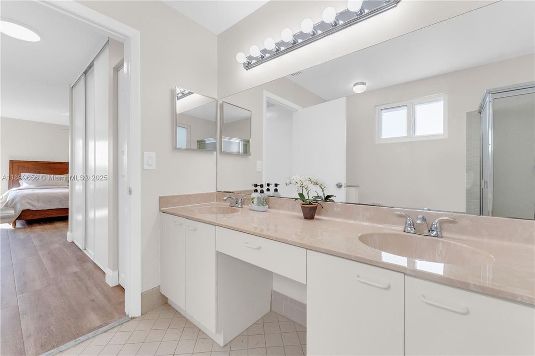 Active With Contract: $554,000 (3 beds, 3 baths, 1749 Square Feet)