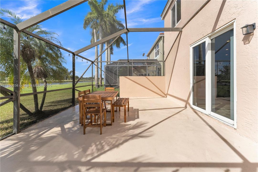 Active With Contract: $554,000 (3 beds, 3 baths, 1749 Square Feet)